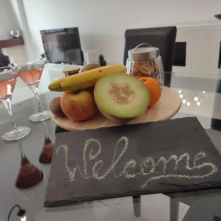 Blue Boat House - The Atlantic Breeze * 纳扎雷